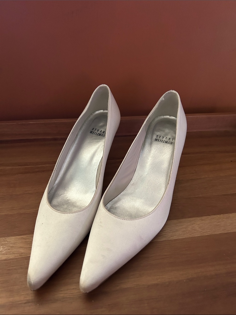 Vintage Stuart Weitzman White ivory Pointed Toe Pumps